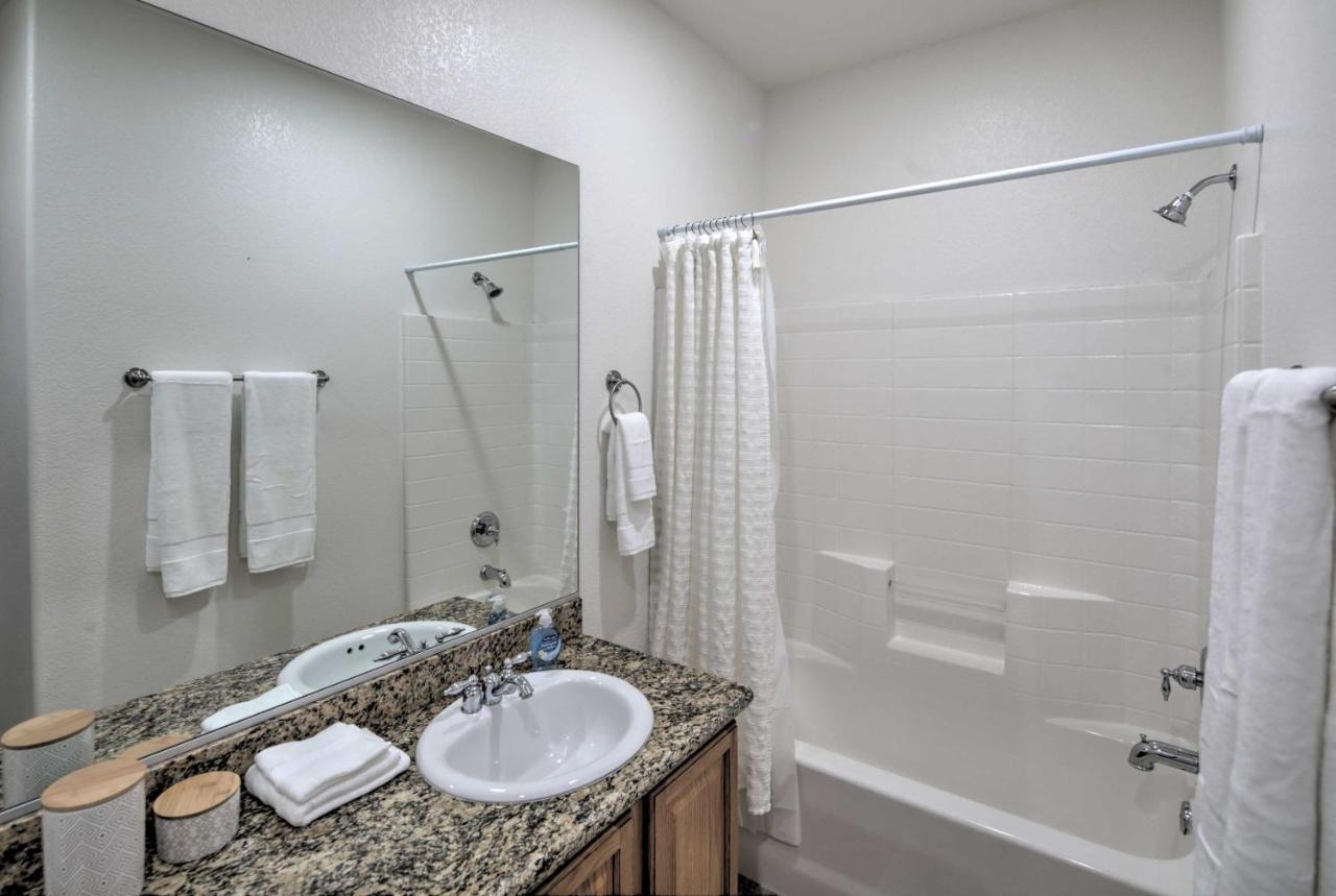 Desert Condo With Pool About 3 Miles To Colorado River! Буллхед-Сити Экстерьер фото